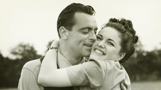 10 thói quen giúp bạn có mối quan hệ hạnh phúc Các cặp đôi hạnh phúc luôn ưu tiên mối quan hệ giữa họ lên hàng đầu