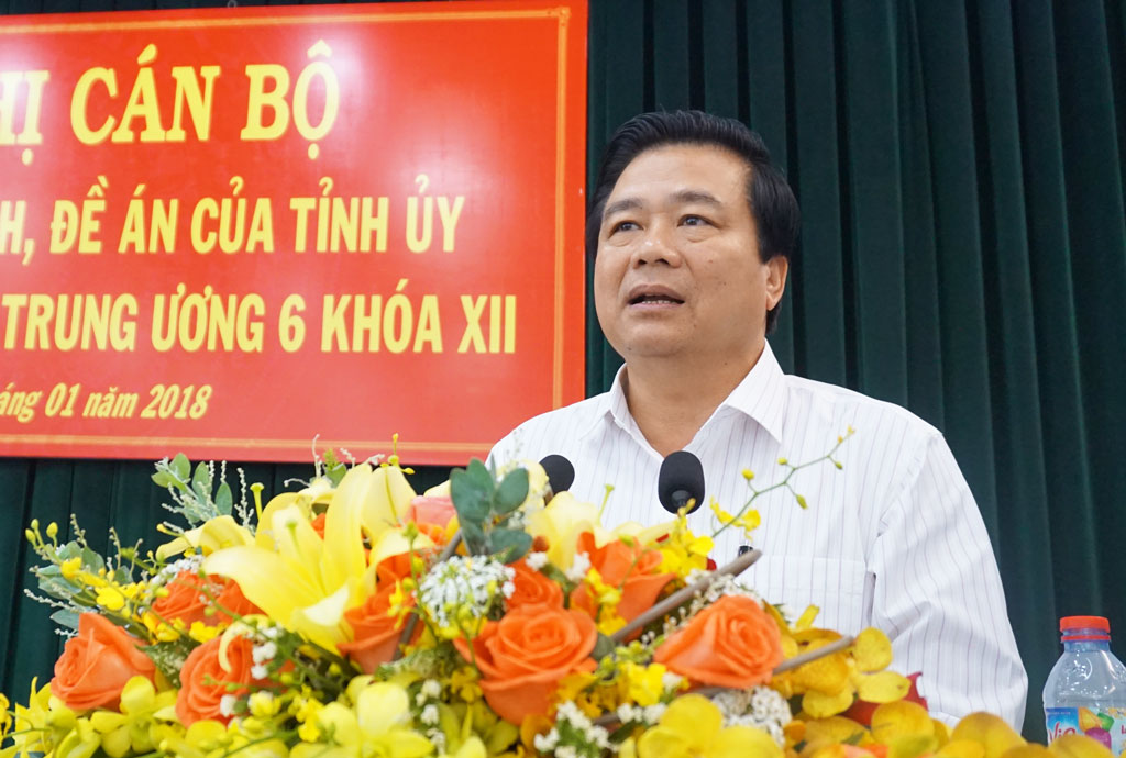 Long An leader prompts plan building to materialize party resolution Secretary Pham Van Ranh urged party committees and unions in the province to set up plans