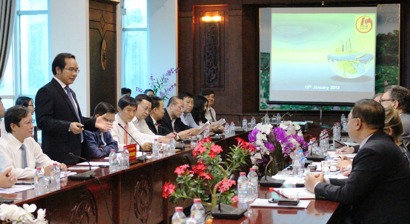 Deputy Chairman of People’s Committee Nguyen Van Duoc introduced the province’s potentials, advantages, development orientation and preferential policies to attract investment