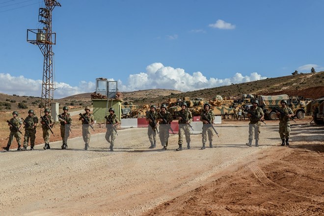 Binh sĩ Thổ Nhĩ Kỳ triển khai tại Reyhanli, tỉnh Hatay, gần biên giới Syria. (Nguồn: AFPTTXVN
