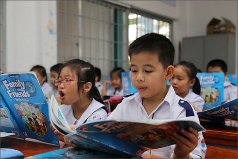 Theo chương trình mới, học sinh sẽ được làm quen với tiếng Anh từ lớp 1 và 2 (ảnh: Chinhphu.vn)