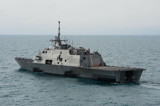 Tàu chiến USS Fort Worth của hải quân Mỹ. (Ảnh: AFP/TTXVN)