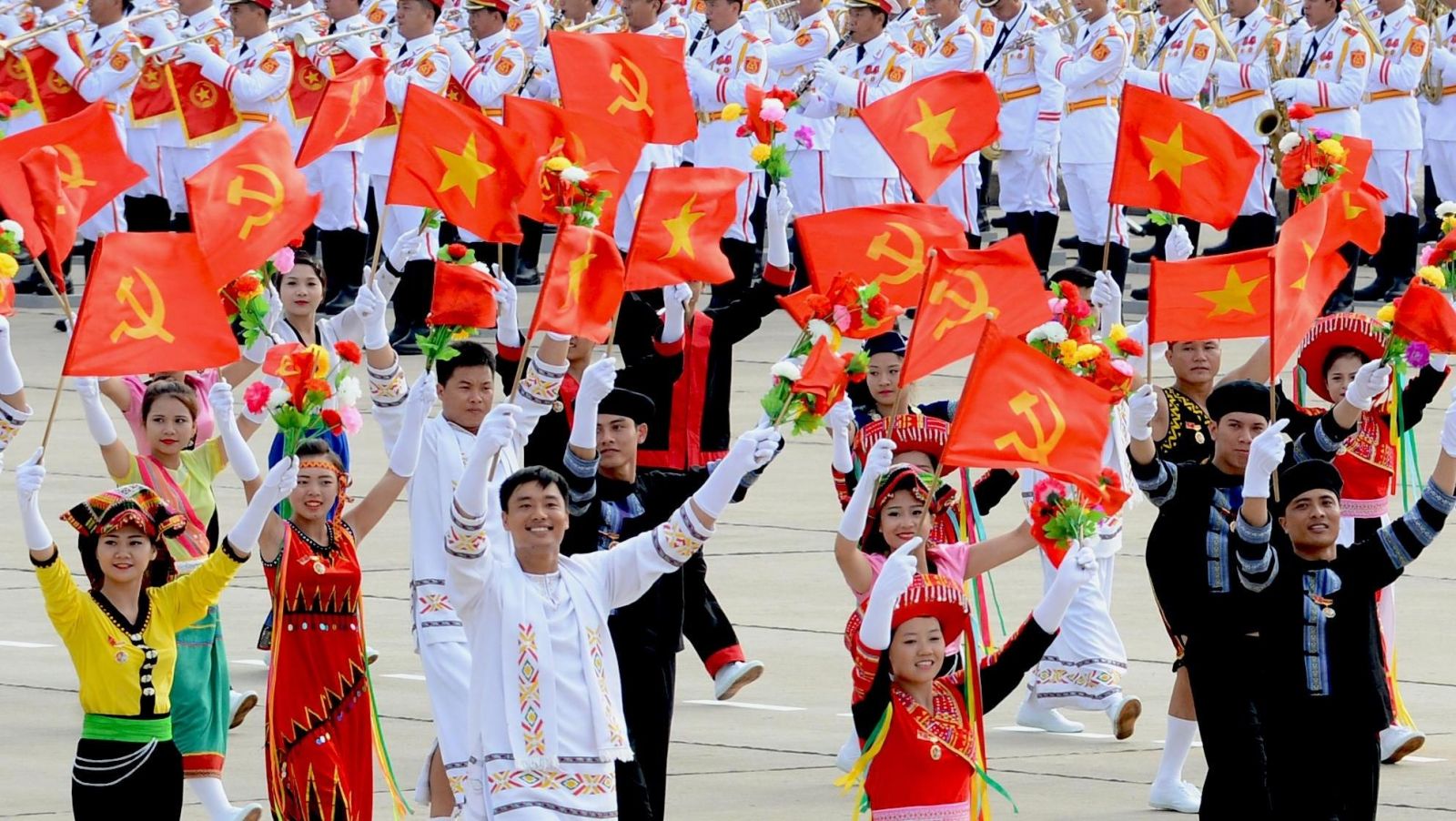 Preserving Party’s glorious history, writing new golden pages The entire Party and people of Vietnam are striving for a modernised and industrialised economy.