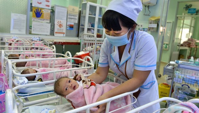 Vietnam’s population estimated at 94.7 million in 2018 Newborn babies at Hung Vuong Hospital in District 5, Ho Chi Minh City. (Source: tuoitrenews.vn)