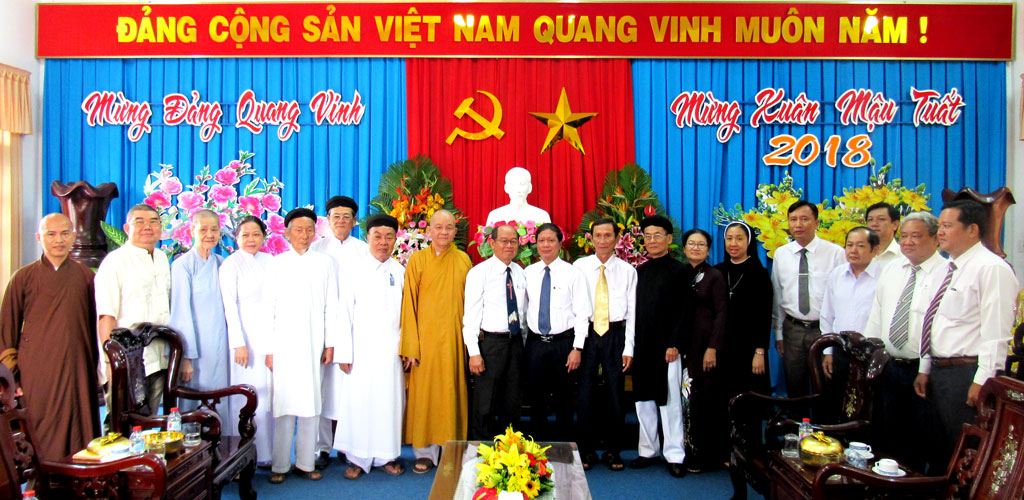 Bí thư Thành ủy - Trần Kim Lân tiếp Đoàn đại biểu dân tộc, tôn giáo đến thăm, chúc tết