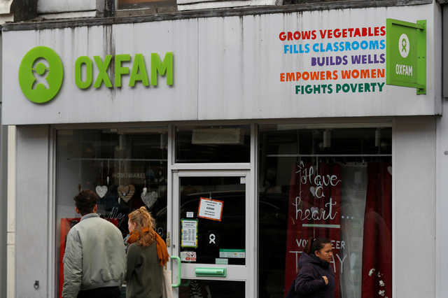 Một cửa hàng của Oxfam tại Anh - Ảnh: Reuters