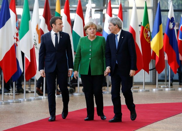 Tổng thống Pháp Emmanuel Macron, Thủ tướng Đức Angela Merkel và Thủ tướng Italy Paolo Gentiloni tại Hội nghị lãnh đạo các nước thành viên EU ở Brussels (Bỉ) ngày 23/02. (Nguồn: THX/TTXVN)