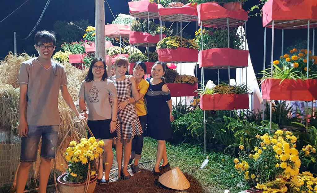 Thousands of visitors flock to Long An on Tet Lunar New Year