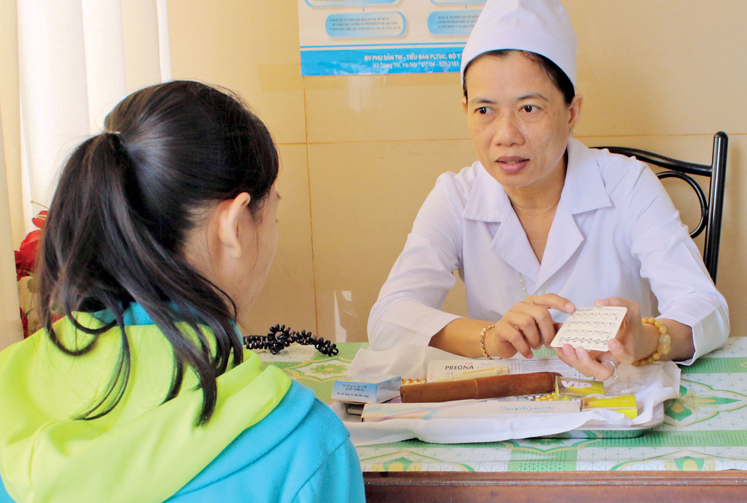 “Gõ cửa” hạnh phúc Bác sĩ Lê Thị Kim Xuyến tư vấn cho bệnh nhân