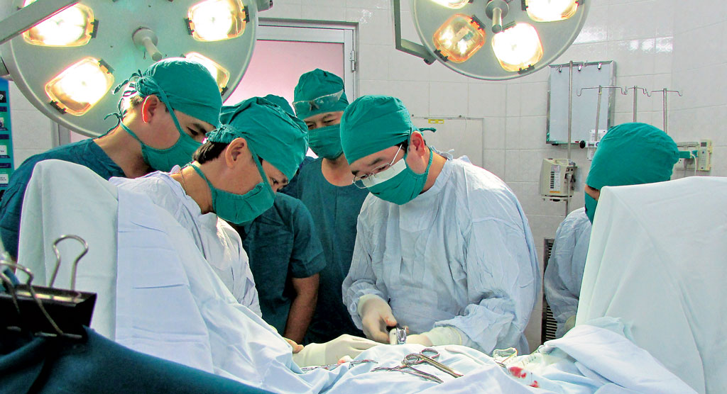 Chuyển giao “Phẫu thuật trĩ kỹ thuật cao” (phương pháp Longo) tại Bệnh viện Đa khoa Long An