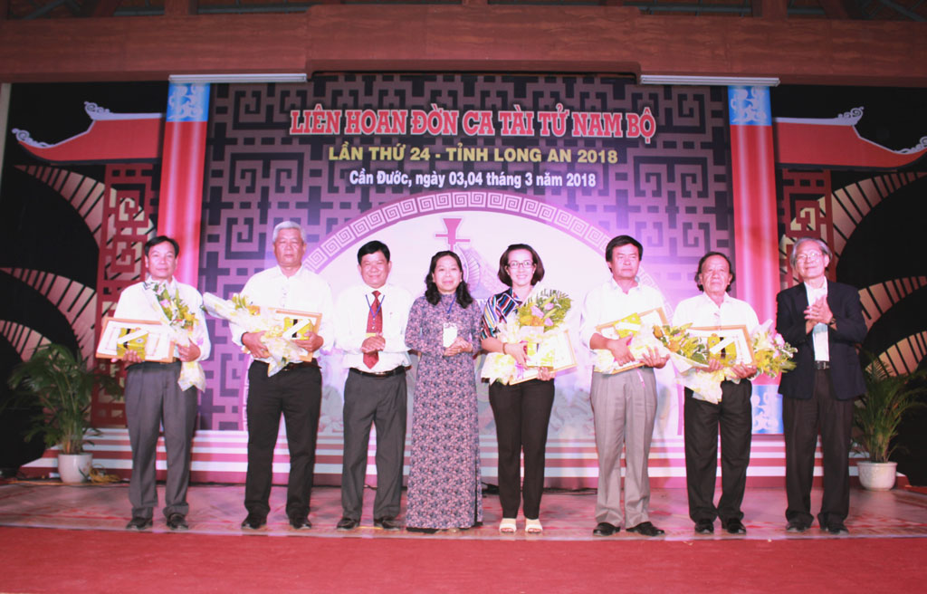 Thủ Thừa và TP.Cần Thơ đoạt giải A Liên hoan Đờn ca tài tử Nam bộ lần thứ 24