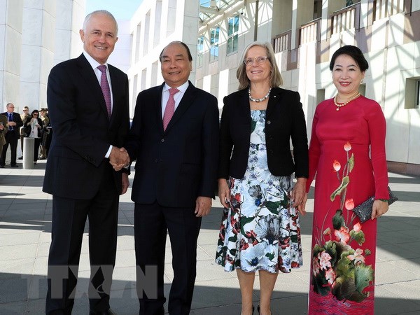 Australia bắn 19 loạt đại bác chào đón Thủ tướng Nguyễn Xuân Phúc