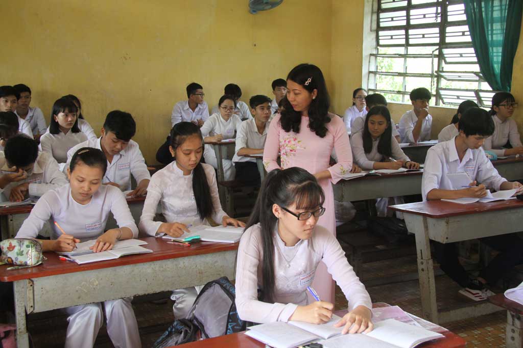 Học sinh nỗ lực ôn tập chuẩn bị kỳ thi THPT quốc gia năm 2018