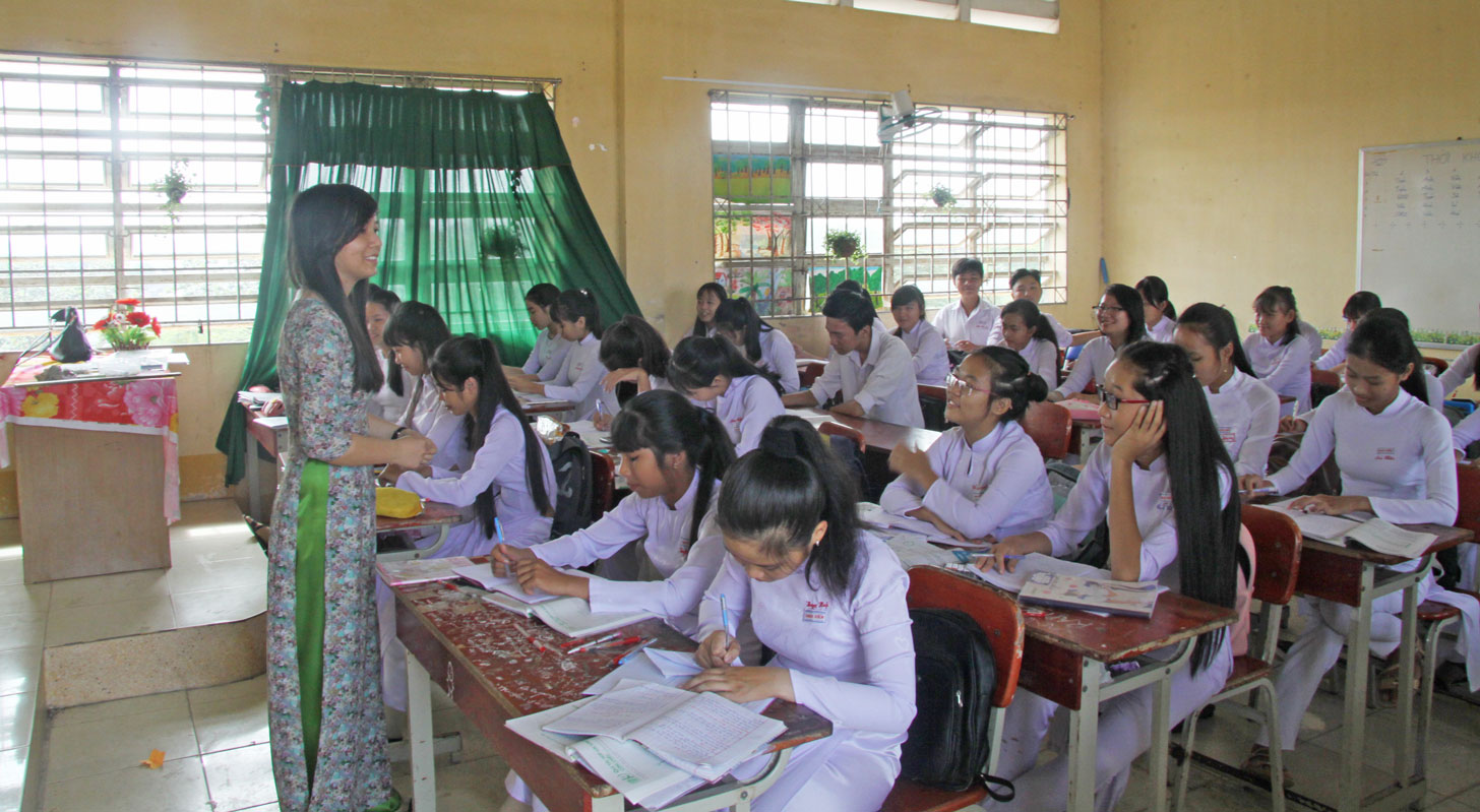 Cô Võ Thị Ánh áp dụng nhiều phương pháp mới trong giảng dạy, giúp học sinh dễ tiếp thu bài hơn