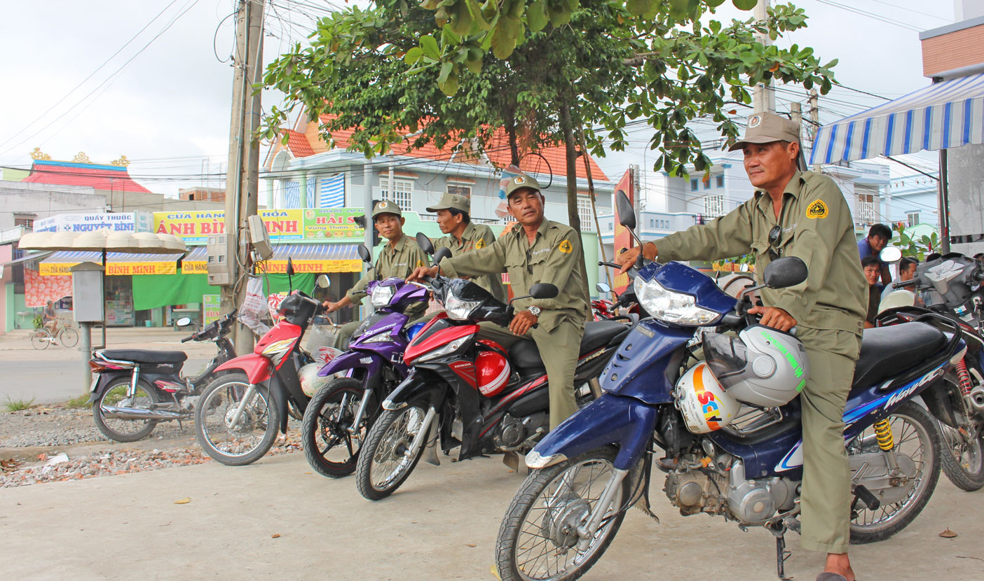 Ðội dân phòng xe Honda phòng, chống tội phạm ở huyện Cần Giuộc