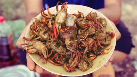 Cua đồng rang me - món ngon dân dã số 1