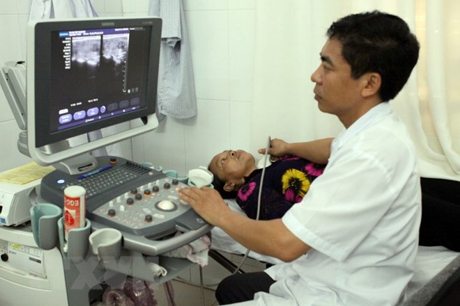 Cảnh báo nguy cơ hoại tử vùng cổ vì chữa bệnh basedow bằng thuốc Nam