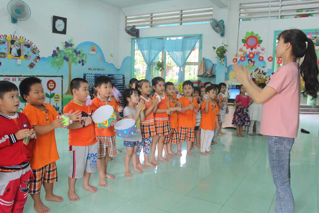 Xây dựng trường học đạt chuẩn Quốc gia - Huy động nhiều nguồn vốn khác nhau Toàn tỉnh có 292 trường học đạt chuẩn quốc gia