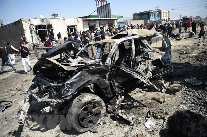 Hiện trường một vụ đánh bom tại Kabul ngày 17/3. (Nguồn: AFP/TTXVN)