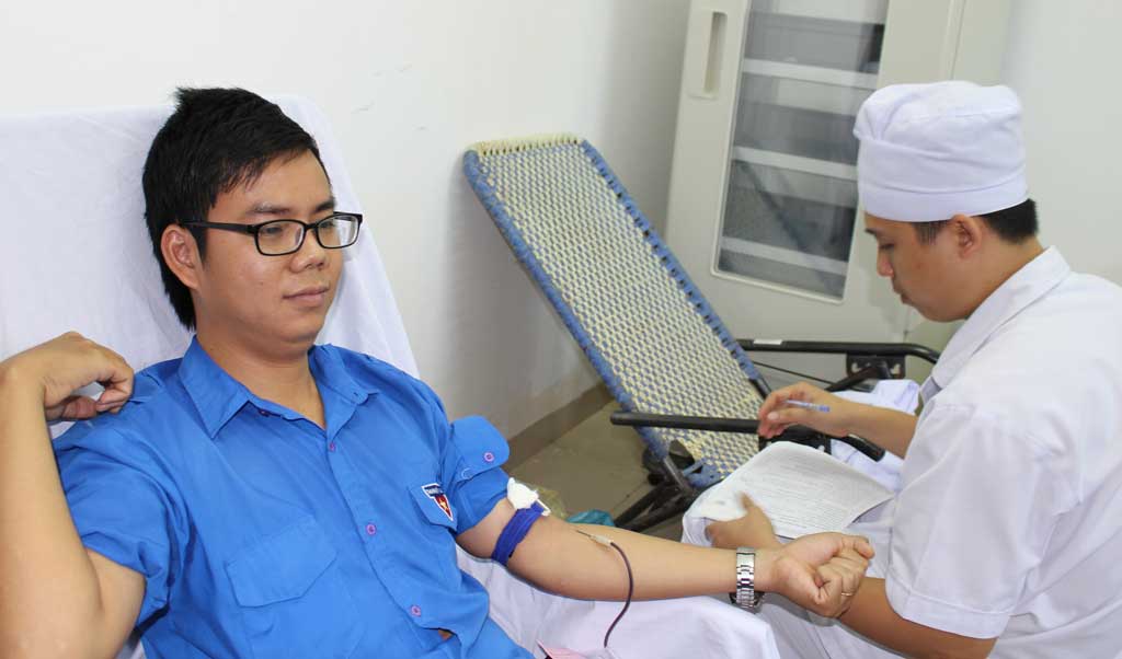 Đoàn viên, thanh niên khối Các cơ quan tỉnh tham gia hiến máu nhân đạo