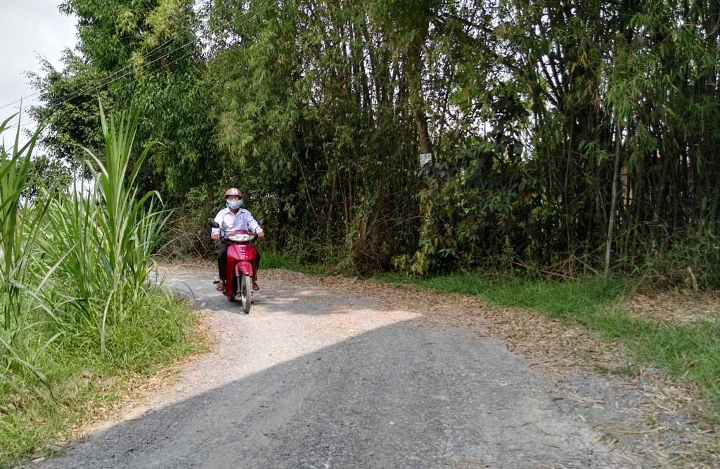 Đức Hòa Thượng nâng chất xã nông thôn mới Đường giao thông nông thôn được trải đá sạch sẽ theo phương châm “Nhà nước và nhân dân cùng làm”