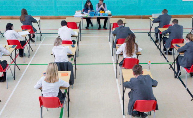 Nhiều giáo viên ở Anh đang không đồng tình với chính sách ''không dung thứ'' với học trò - Ảnh: Juice Images