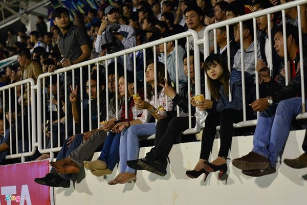Sau hiệu ứng U23 Việt Nam, V-League làm gì để níu chân khán giả?