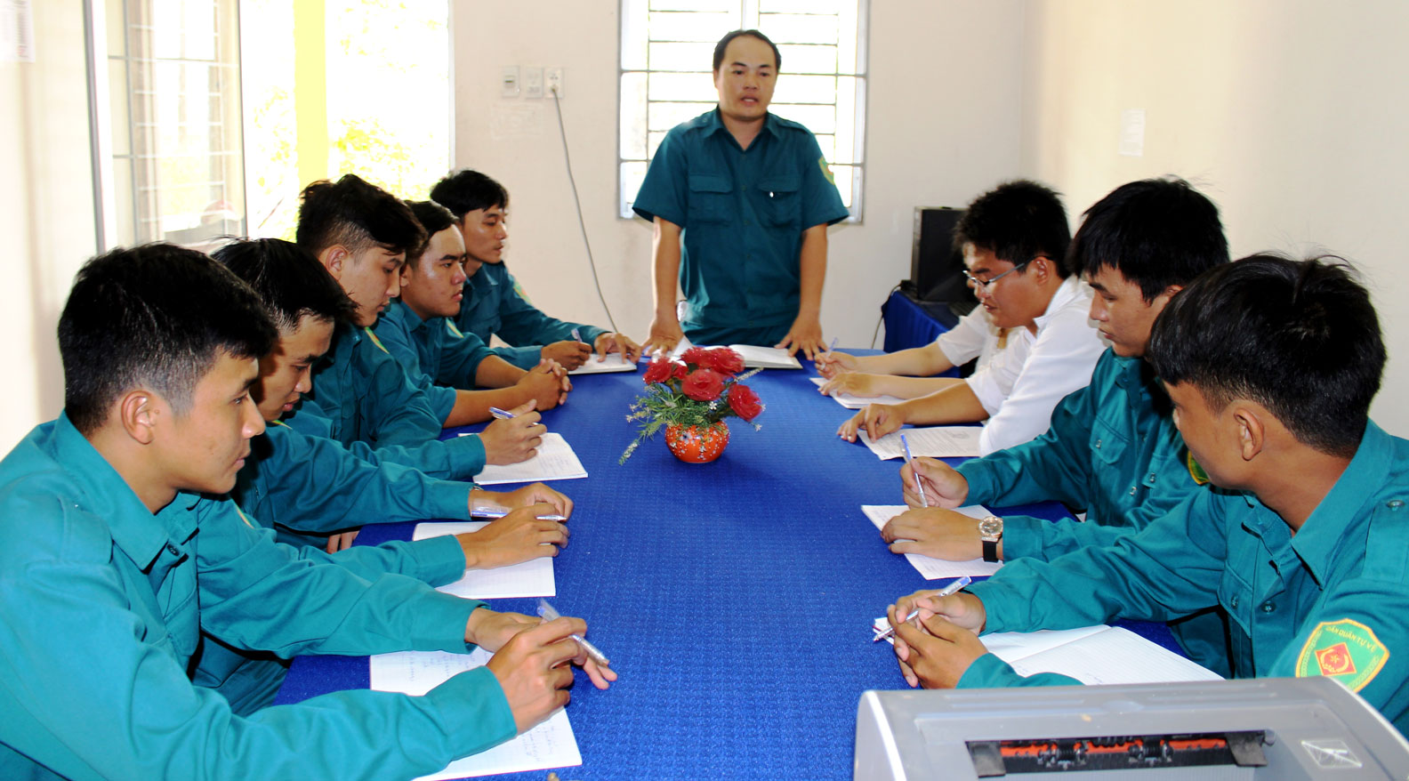 Ban Chỉ huy Quân sự xã Nhơn Thạnh Trung: Thực hiện tốt công tác quốc phòng địa phương Lực lượng dân quân xã Nhơn Thạnh Trung thường xuyên được bồi dưỡng đạo đức, giáo dục chính trị, huấn luyện quân sự