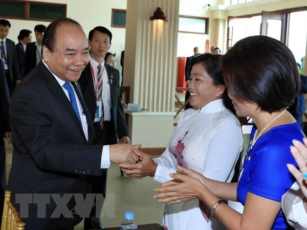 PM meets Vietnamese Cambodians in Cambodia