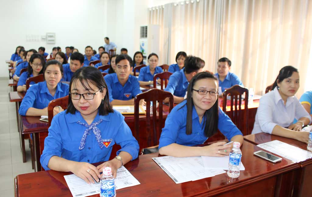 Đoàn viên, thanh niên học tập, quán triệt nghị quyết đại hội Đoàn các cấp do Ban Thường vụ Tỉnh đoàn tổ chức