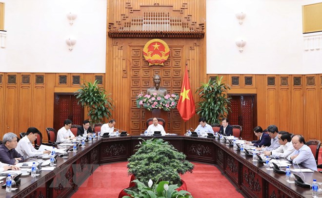 Thủ tướng Nguyễn Xuân Phúc chủ trì Phiên họp Thường trực Chính phủ về Dự án đường sắt đô thị Thành phố Hồ Chí Minh. (Ảnh: Thống Nhất/TTXVN)