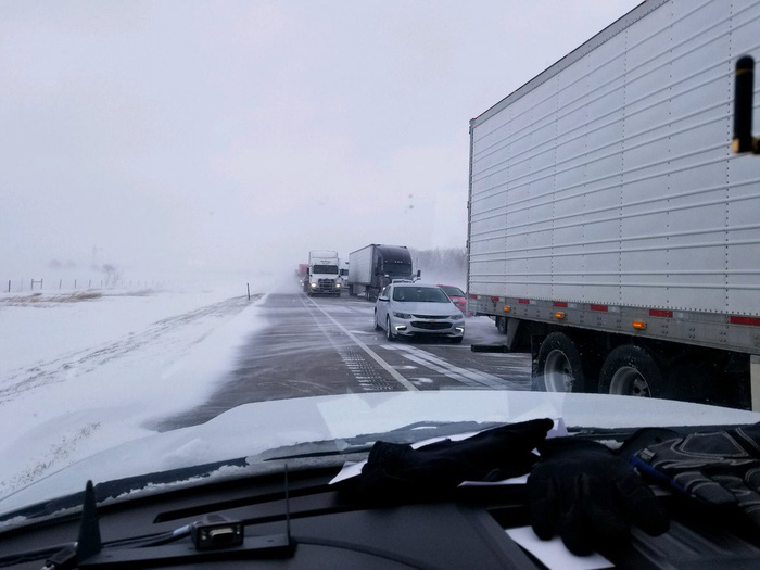 Hình ảnh hiejn trường vụ tai nạn xe trên đường liên bang 80 ở bang Nebraska do cảnh sát cung cấp