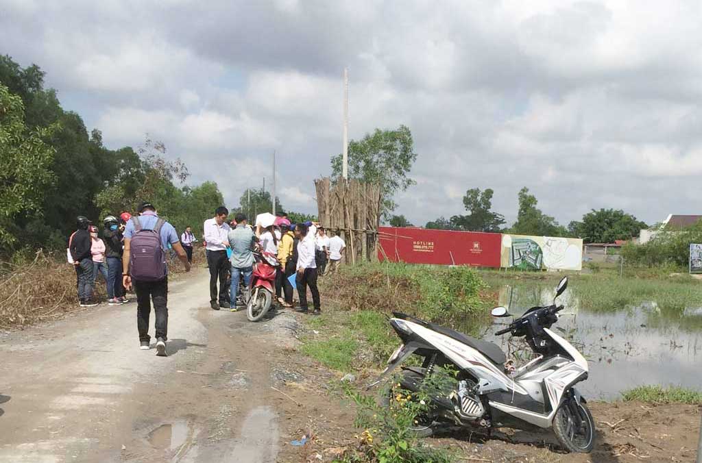 Từ thông tin rao bán, khách hàng đến tìm hiểu tại dự án Khu dân cư Hiển Vinh 