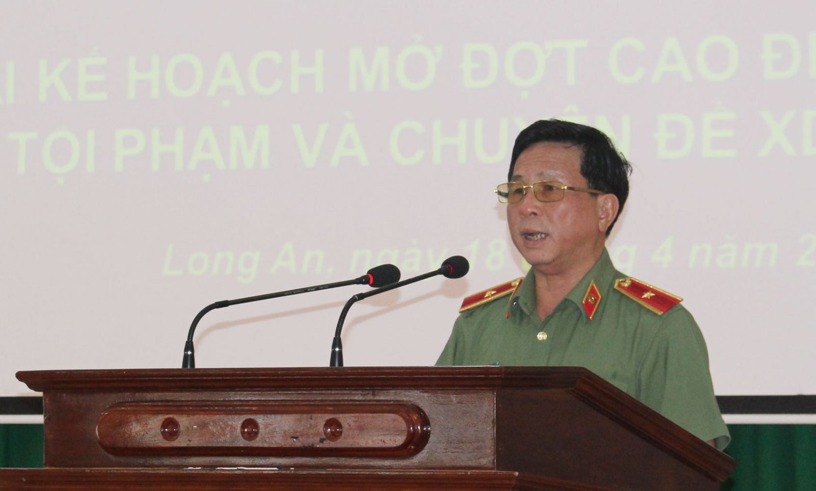 Thiếu tướng Phan Chí Thanh - Giám đốc Công an tỉnh chỉ đạo các lực lượng tập trung tấn công tội phạm, đảm bảo ANTT lễ 30/4, 1/5 năm 2018