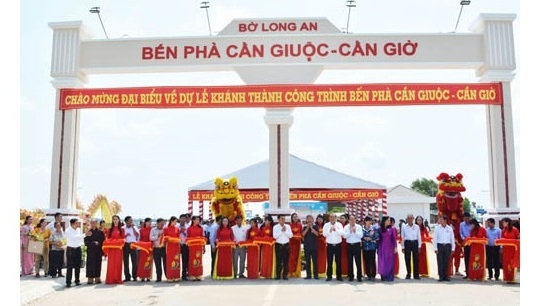 Deputy PM launches Can Giuoc-Can Gio ferry service