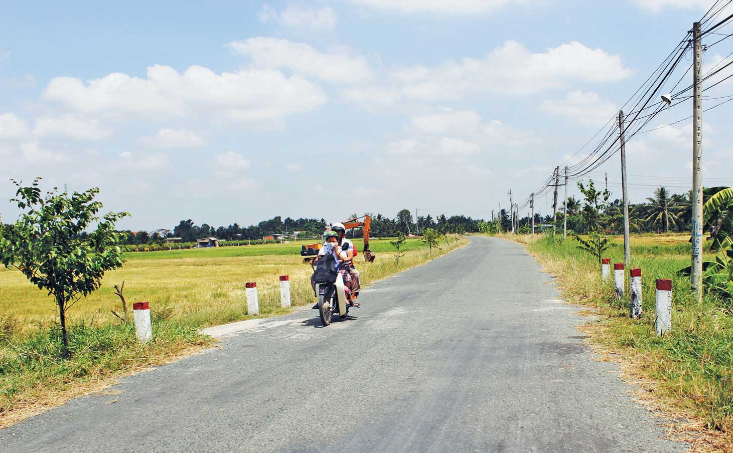 Đất anh hùng đi lên! Đường Trần Văn Ngà được nhựa hóa