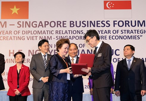 Thủ tướng: Việt Nam đang chào đón các nhà đầu tư Singapore