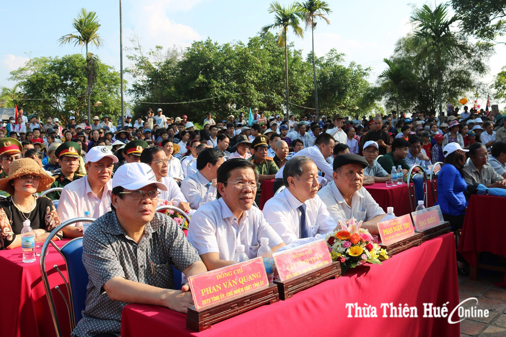 Lãnh đạo tỉnh dự lễ khai mạc "Chợ quê ngày hội" Festival Huế 2018