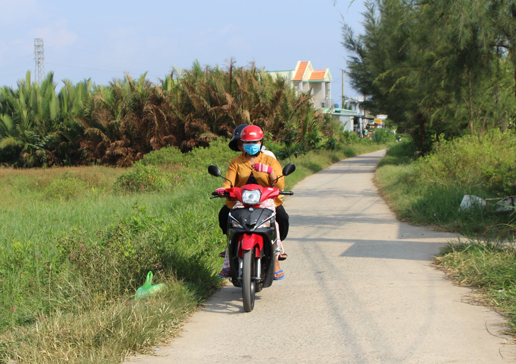 Với phương châm “Nhà nước và nhân dân cùng làm”, nhiều tuyến đường liên ấp được bêtông hóa