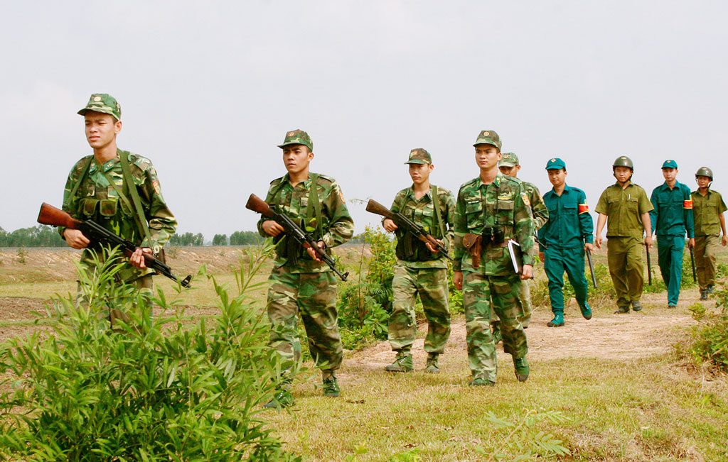Đồn Biên phòng Long Khốt phối hợp Công an, Quân sự xã Thái Bình Trung tuần tra bảo vệ biên giới