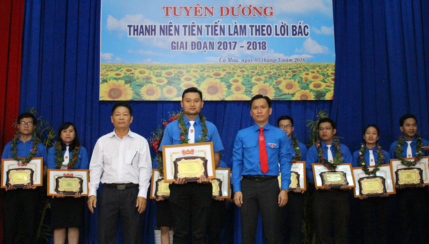 Anh Trần Minh Đạt được tuyên dương Thanh niên tiên tiến làm theo lời Bác giai đoạn 2017-2018 cấp khu vực Đồng bằng sông Cửu Long tại tỉnh Cà Mau