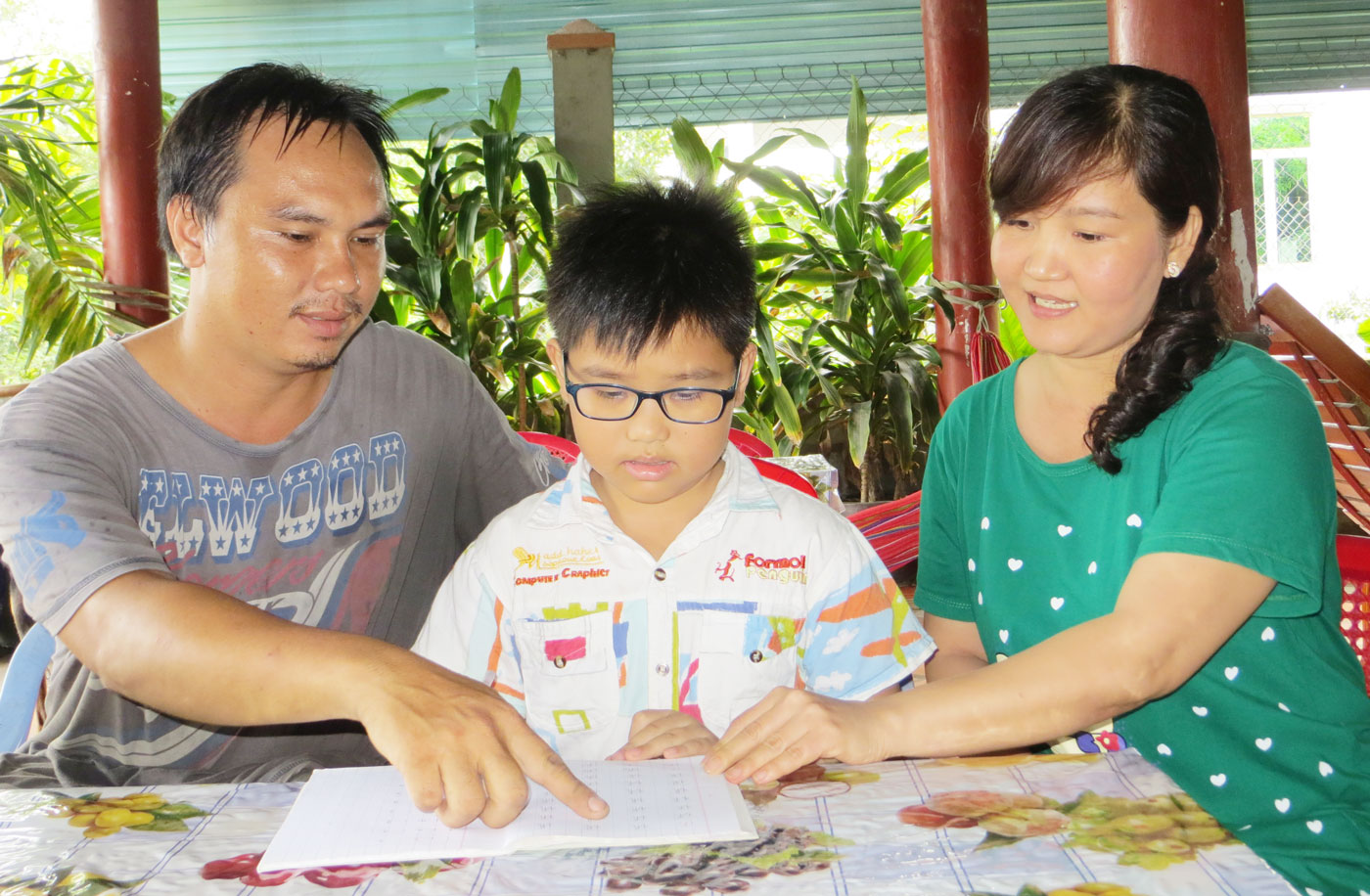 Khi tình là sợi tơ mong manh Gia đình chính là tế bào của xã hội