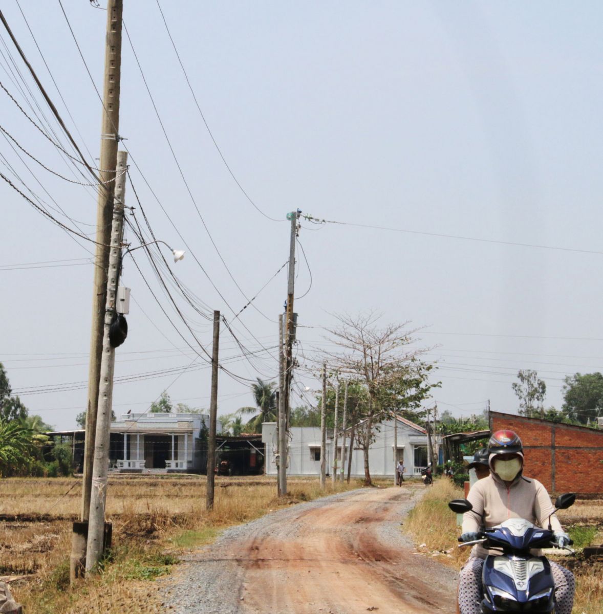 Làm theo Bác để xây dựng quê hương Mô hình “Ánh sáng an ninh, trật tự” làng quê