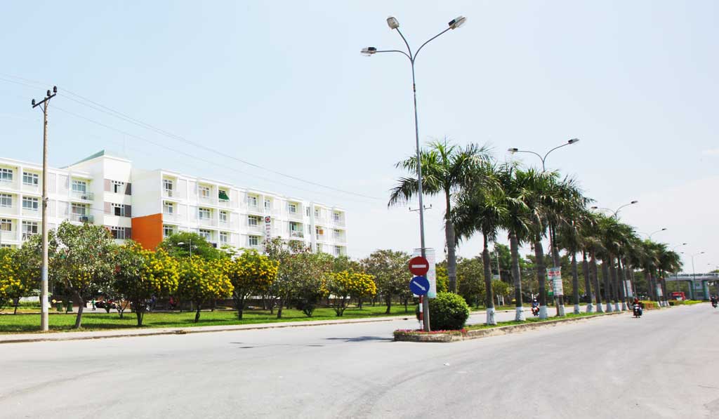 Hệ thống đường giao thông trong KCN Long Hậu được đầu tư hoàn chỉnh