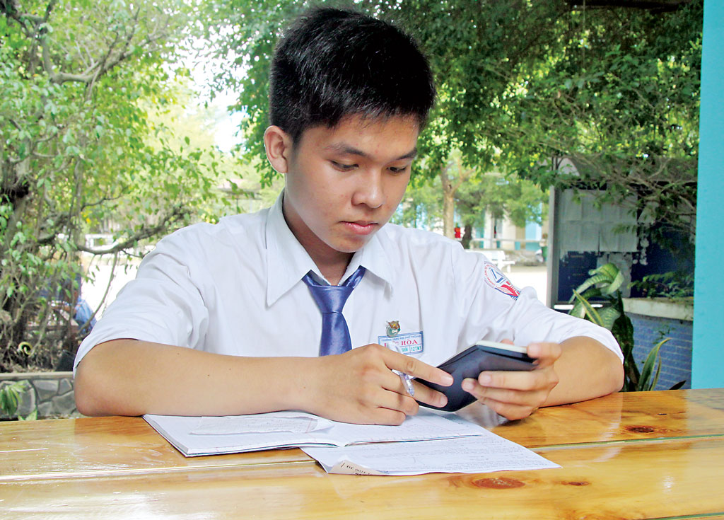 Học những điều giản dị từ nhân cách lớn Em Thân Thành Trung luôn nỗ lực đi đầu trong các hoạt động phong trào
