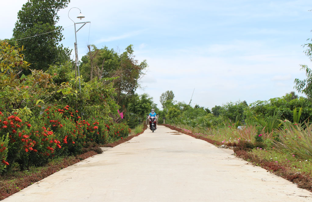 Đường giao thông nông thôn được đầu tư xây dựng khang trang, đạt tiêu chí nông thôn mới