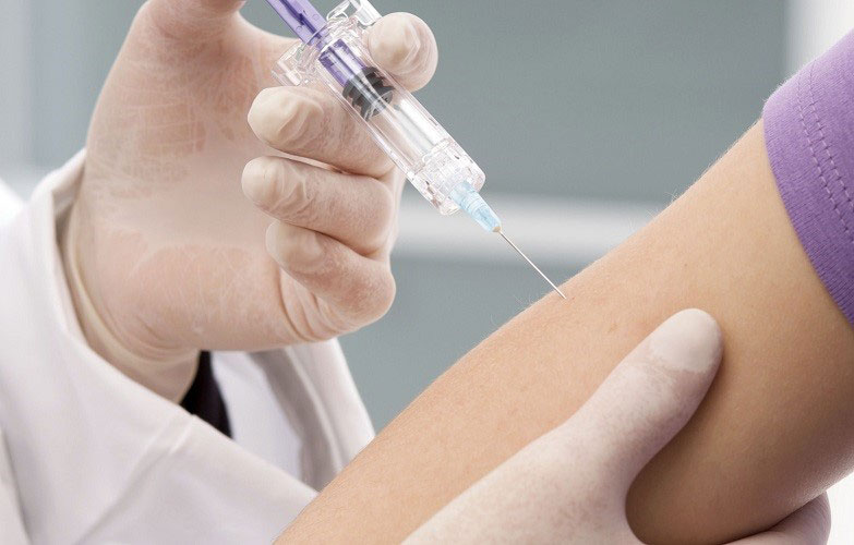 Dự phòng ung thư cổ tử cung bằng cách tiêm vắc-xin phòng ngừa HPV