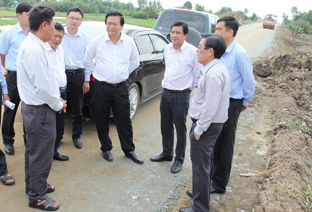 Bí thư Tỉnh ủy Phạm Văn Rạnh: Kịp thời tháo gỡ khó khăn, vướng mắc, bảo đảm Đường tỉnh 830 hoàn thành đúng tiến độ