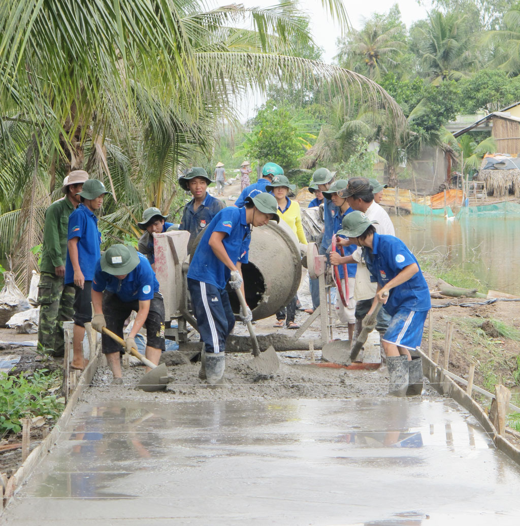 Chiến dịch Thanh niên tình nguyện hè năm nay, các chiến sĩ tình nguyện sẽ sửa chữa, nâng cấp nhiều tuyến đường giao thông nông thôn