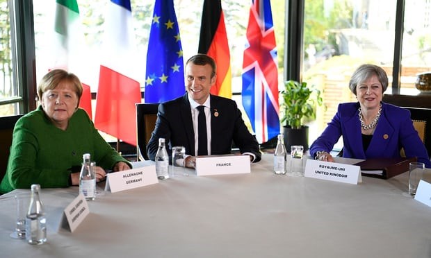 Thủ tướng Đức Merkel (trái), Tổng thống Pháp Macron (giữa) và Thủ tướng Anh Theresa May tại buổi họp. (Nguồn: EPA)